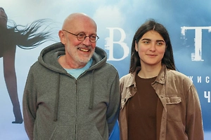 Александр Гордон впервые за долгое время вывел в свет 23-летнюю жену