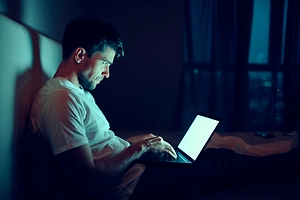 Поиск экстремистских материалов в 2025 году: что запрещено, какой штраф и первое дело в России