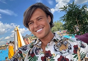 Мы не понимаем до конца, с какой долей иронии Роналду это сказал. Я тоже так о себе говорю, и любой мужчина, и мой дедушка может так возле зеркала про себя сказать. Поэтому не забывайте, что публичные люди — такие же простые и никто ни от кого в этом плане не отличается.