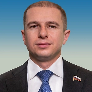 Уверен, что глава государства и наш Верховный главнокомандующий Владимир Владимирович Путин рассмотрит возможность оказания помощи, которую запросил президент Венесуэлы Мадуро, и, конечно же, не откажет