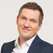 Популярность этих шоу никуда и не уходила. Эти шоу дают хорошие цифры, всегда хорошие просмотры. Понятно, что никто от этого отказываться не будет. 