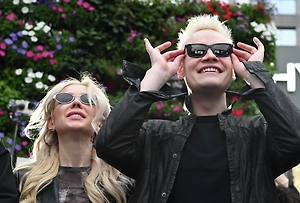 Стало известно, чем занимаются по утрам молодожёны Shaman и Мизулина