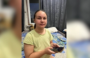 «‎Откройте, полиция!» Кровожадную фанатку «‎киллерши со статуэткой» задержали в Петербурге