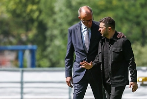 Зеленский созвонился с Мерцем на фоне коррупционного кризиса в Киеве