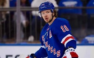 Панарин отдал четыре голевые передачи в матче НХЛ с «Тампой»