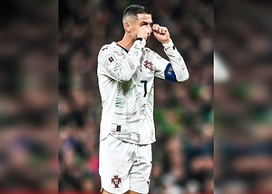 Португалия проиграла Ирландии в отборе на ЧМ, Роналду впервые удалён за сборную