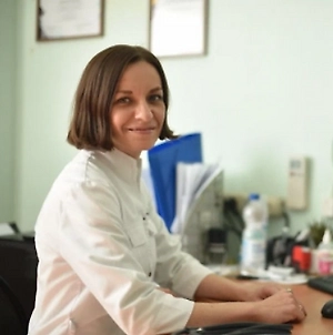 Особенно осторожными необходимо быть людям с избыточным весом, инсулинорезистентностью и диабетом, лицам с сердечно-сосудистыми заболеваниями и проблемами ЖКТ, а также детям и подросткам. Основная проблема употребления напитка — это большое содержание сахара в нём. 