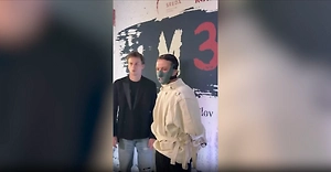 Никита Кологривый перевоплотился в Ганнибала Лектера и не смог дать интервью из-за маски