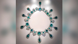 Украденную из Лувра парюру Марии-Луизы нашли у Миндича при обыске