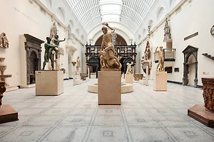 Из музея Уэльса украли уникальные золотые украшения бронзового века