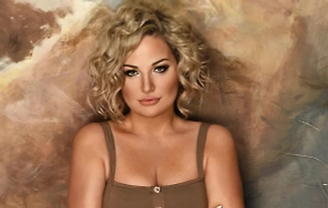 Квартира певицы Максаковой-Игенбергс* выставлена на продажу за 200 млн рублей