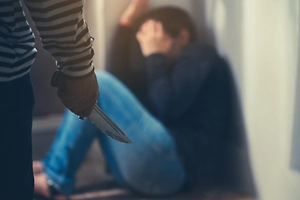 Петербурженка вонзила нож в глаз своему сожителю во время бытовой ссоры