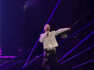 От младенческой записи до хита «Встанем»: Репортаж Life.ru с концерта в честь 34-летия Shaman в Кремле