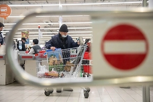 Миронов призвал провести кредитную амнистию и повысить МРОТ, чтобы россияне начали копить