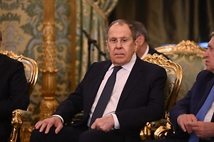 Лавров назвал «микрофонной дипломатией» планы Макрона связаться с Путиным