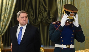 Ушаков отверг причастность Москвы к «аудио-диверсии» Bloomberg