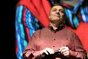 «Без него ничего бы не было»: Новый солист «Ласкового мая» вступился за объявленного в розыск Разина