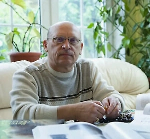 На этом этапе усилятся конфликты и противостояния между Америкой и Европой из‑за стратегии по Украине. Если Европа хочет продолжения конфликта на минимум год-два, чтобы подготовить свои оборонные силы против России, то для Америки это неприемлемо. США также будут оказывать давление на Украину, в том числе через отказ в информационной поддержке. В общем, по Трампу, если Зеленский хочет продолжать войну — пусть продолжает.