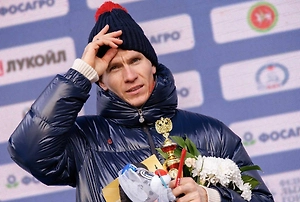 Журова назвала неэтичным нападение Большунова на соперника после спринта