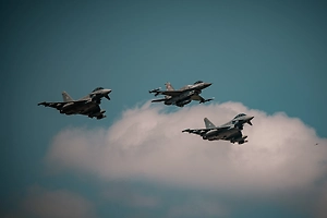 НАТО не решится атаковать российские самолёты и дроны, заявил военный эксперт