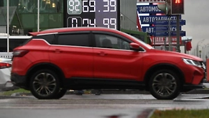 В России запретили ввозить праворульные и гибридные машины