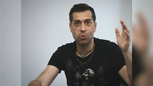 Макс Покровский* начал петь по-английски в кабаках США, чтобы собрать деньги для ВСУ