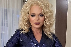 Директор Ларисы Долиной назвал массовую «отмену» певицы оголтелой травлей