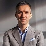 Осенью оптовая цена на сахар снижалась примерно на 10% от начала августа. Начало августа – это старт активной фазы переработки сахарной свёклы нового урожая. Цена была ниже по сравнению с годовой на примерно 18%. Поэтому мы видим, что цены на сахар в принципе за осень снижались. И есть ожидание, что будут снижаться ещё.