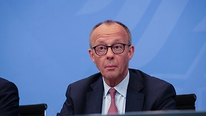 FT заявила о жёстком ударе по Мерцу и фон дер Ляйен из-за компромисса ЕС