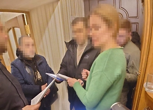 НАБУ показало видео передачи взятки нардепу Скороход за санкции СНБО для конкурента