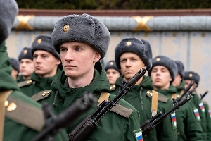 В Госдуме обсуждают отсрочку от армии для выпускников колледжей и вузов