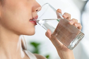 «Мозгов-то у вас тоже нет»: Мясников предупредил россиян о последствиях модного мифа об употреблении воды