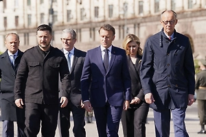 Мерц и Макрон заявили Зеленскому, что ближайшие дни могут стать «решающими» для Украины