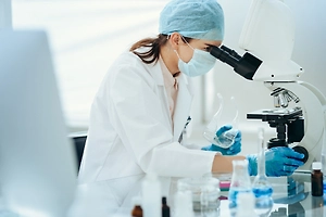 Приморские ученые открыли вещество, способное победить рак груди