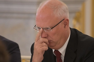 «Мир устал от вашей лжи»: Дмитриев красноречиво размазал Туска за версию о «русском следе» в деле Эпштейна