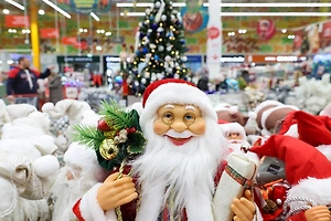 Юрист предупредил кафе и магазины о штрафе из-за новогодних хитов
