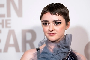 Звезда «Игры престолов» опубликовала голые фото с отдыха на Сардинии