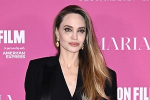 Анджелина Джоли рассказала, почему решила показать шрамы после мастэктомии