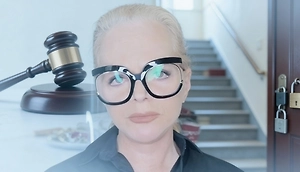 Можно менять замки и выкидывать вещи: Адвокат разъяснил нюансы вердикта Верховного суда по делу Долиной