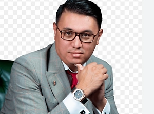 Полина Лурье имеет полное право даже замки поменять прямо сегодня. И вещи, которые ей не принадлежат, она может выставить на улицу. 