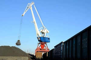 Два члена экипажа загоревшегося при атаке ВСУ танкера в Ростове погибли, трое ранены