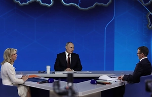 Путин дал поручение повысить уровень рождаемости в России