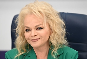 «Похититель новоселья»: Лариса Долина закрыла комментарии в соцсетях после скандала с квартирой