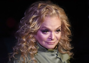 Стало известно, за какое время Долина могла бы заработать на новую квартиру