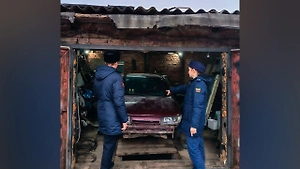 Тела двух подростков нашли в машине в Калужской области