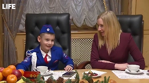 Пятилетний мальчик из ХМАО, чью мечту исполнил Путин, передал президенту подарок