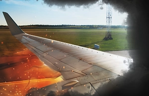 Самолёт Air France с горящим крылом совершил аварийную посадку