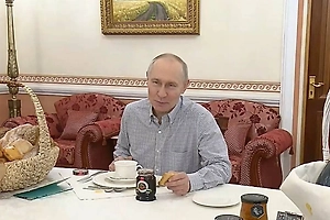 Песков рассказал, как Путин отреагировал на подарок от пекарни «Машенька»