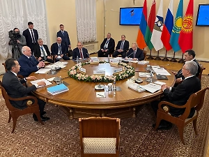 Лидеры стран ЕАЭС подписали 18 документов на саммите в Петербурге