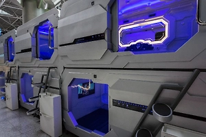 Ещё одна фобия в копилку: Пассажирка застряла в капсульном отеле в аэропорту Внуково